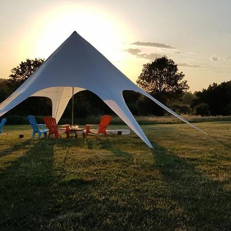 Camping La Petite Houmee Curzay-sur-Vonne ภายนอก รูปภาพ