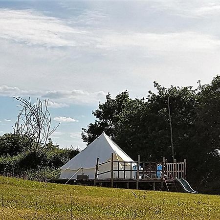 Camping La Petite Houmee Curzay-sur-Vonne ภายนอก รูปภาพ