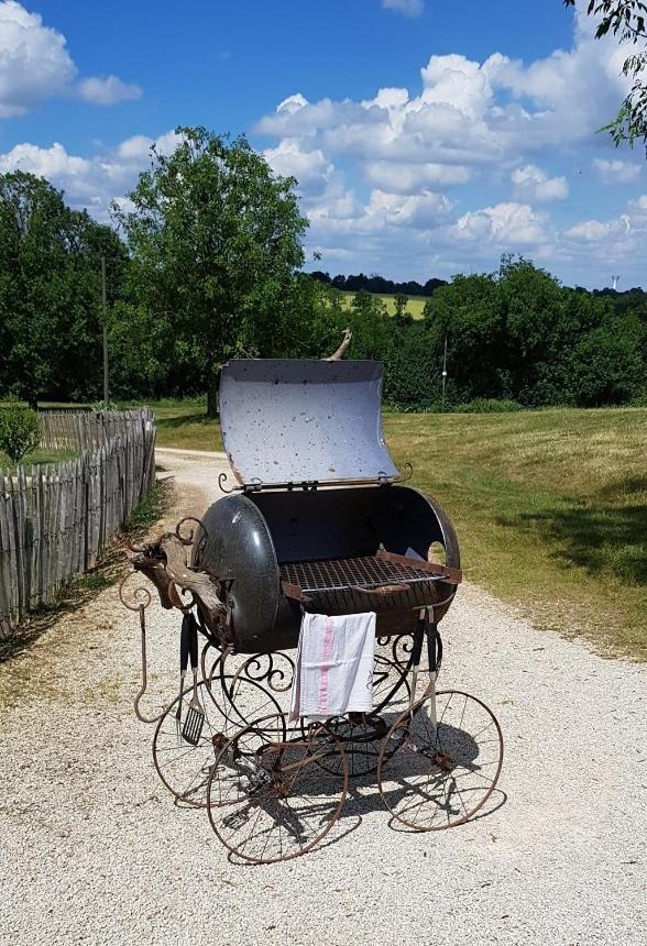 Camping La Petite Houmee Curzay-sur-Vonne ภายนอก รูปภาพ