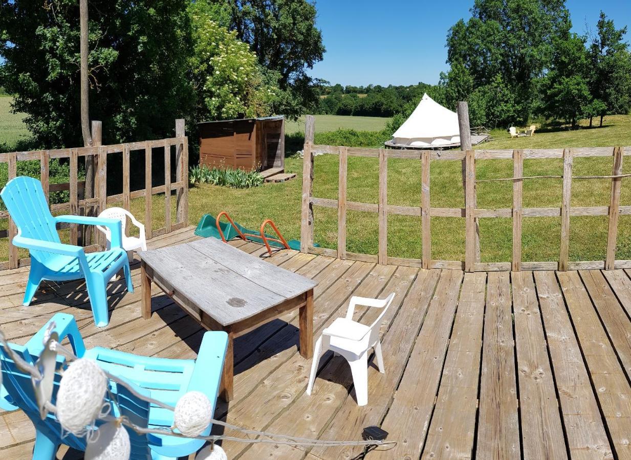 Camping La Petite Houmee Curzay-sur-Vonne ภายนอก รูปภาพ