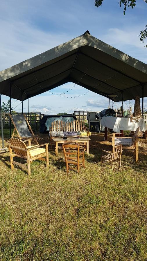 Camping La Petite Houmee Curzay-sur-Vonne ภายนอก รูปภาพ