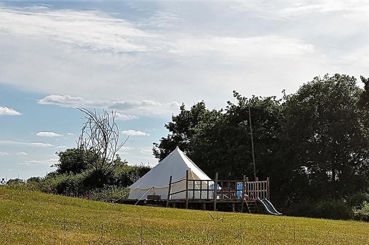 Camping La Petite Houmee Curzay-sur-Vonne ภายนอก รูปภาพ